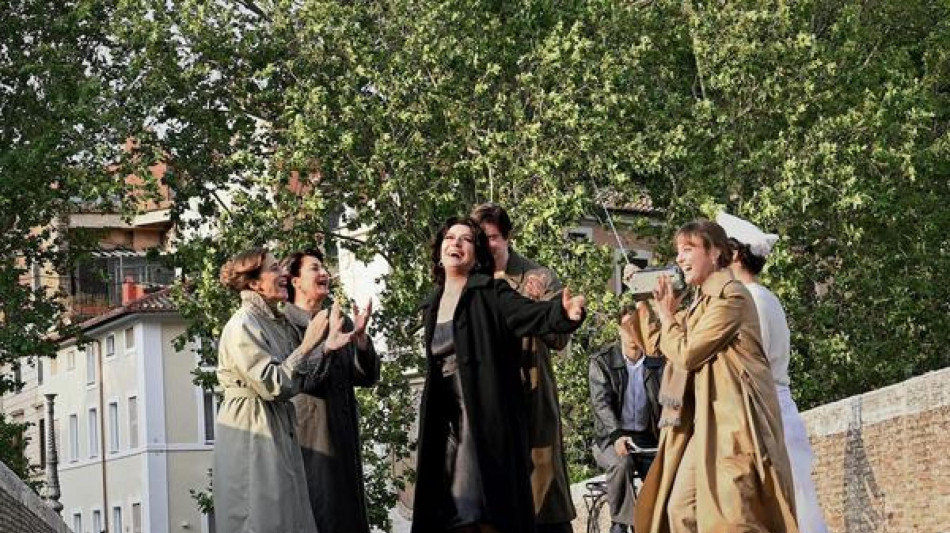 Monica Guerritore sul set, ecco la mia Magnani selvatica e vera