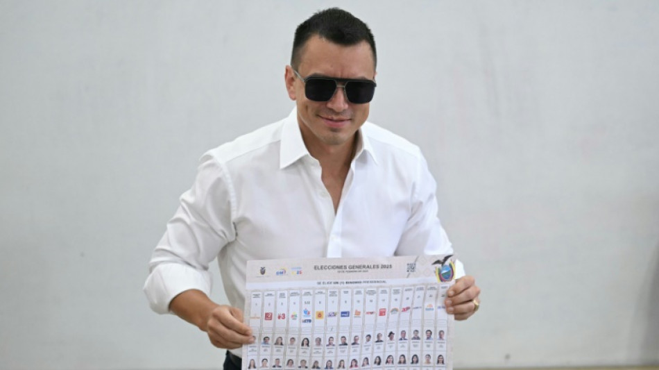 "Todo est&aacute; peor": ecuatorianos eligen presidente agobiados por la violencia