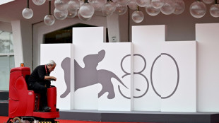 A la sombra de la huelga de Hollywood, los artesanos del glamour est&aacute;n varados