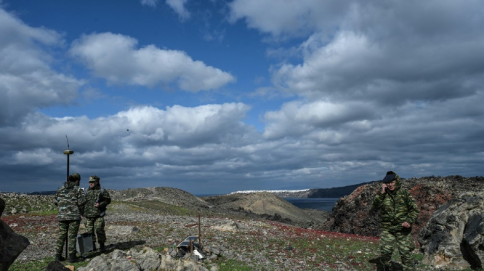 Las escuelas de Santorini vuelven a abrir tras la ca&iacute;da de la actividad s&iacute;smica