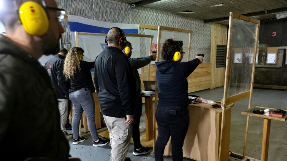 Frente a los atentados palestinos, crece en Israel la tentaci&oacute;n de llevar armas