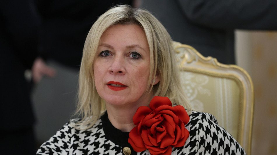 Mosca, 'promessa di Zelensky di tenere elezioni è come un teatro delle marionette'