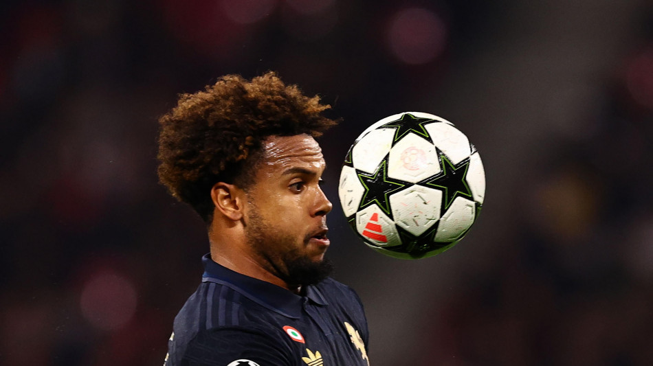 Calcio: rifinitura Juve pre-Champions, McKennie &egrave; in gruppo