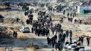 Gazat&iacute;es desplazados regresan a casas en ruinas tras celebrar la tregua con Israel