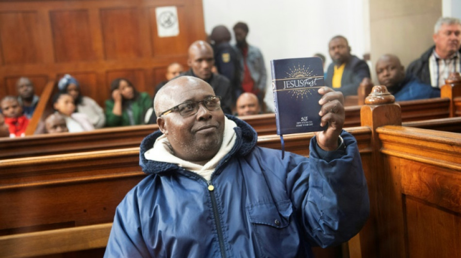 Um dos &uacute;ltimos suspeitos do genoc&iacute;dio de Ruanda comparece &agrave; Justi&ccedil;a