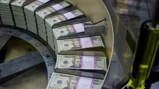 El euro alcanz&oacute; la paridad con el d&oacute;lar por primera vez en dos d&eacute;cadas