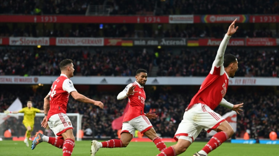 Arsenal stage thrilling fightback to maintain five-point lead over Man City