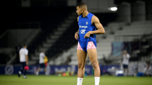 Mondial: les Bleus s'entra&icirc;nent au complet, avec Mbapp&eacute;