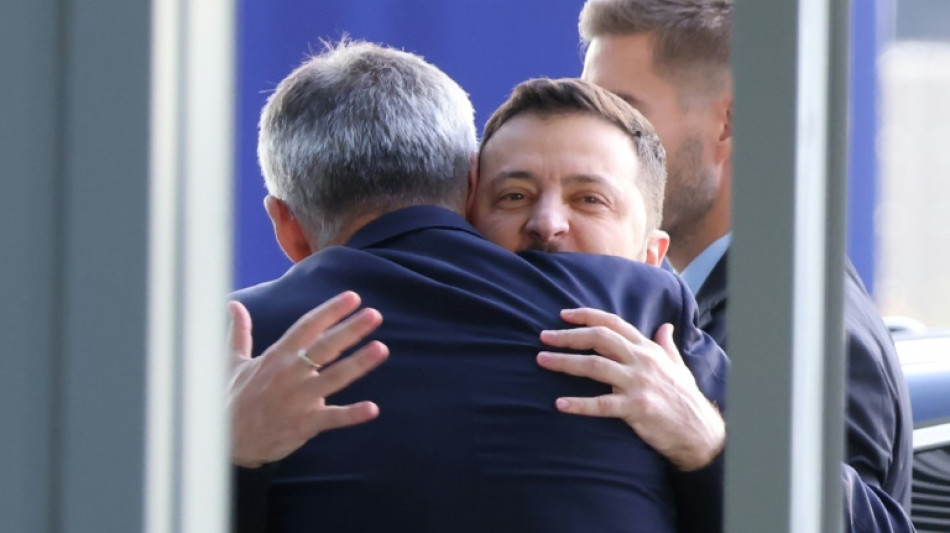 Selenskyj dr&auml;ngt bei erstem Nato-Besuch seit Kriegsbeginn auf mehr Milit&auml;rhilfe