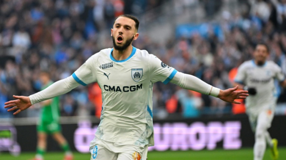 Ligue 1: L'OM avec la mani&egrave;re face &agrave; des Verts p&acirc;les