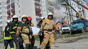 Nouvelles frappes russes en Ukraine: au moins douze morts, Zelensky d&eacute;nonce un "acte pervers"