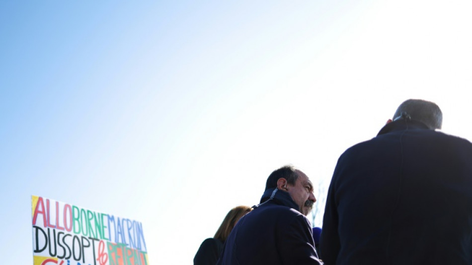 Retraites: la CGT mobilise ses troupes pour "monter d'un cran" et mettre la "France &agrave; l'arr&ecirc;t"