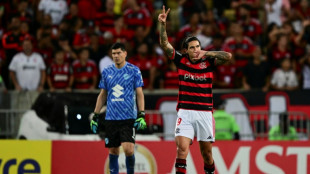 Flamengo goleia Bol&iacute;var&nbsp;(4-0) e &eacute; 2&ordm; do Grupo E da Libertadores 
