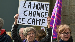 Un excirujano franc&eacute;s reconoce "actos abominables" en un macrojuicio por violaciones a pacientes