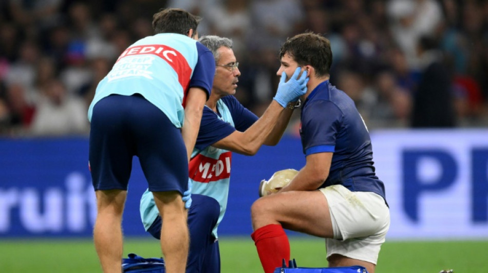 Rugby: op&eacute;r&eacute;, Dupont de retour dans "quelques jours" en &eacute;quipe de France