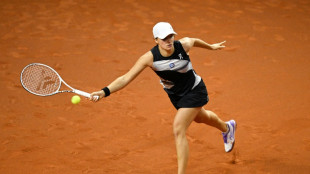 Swiatek makes winning return, beating Zheng in Stuttgart