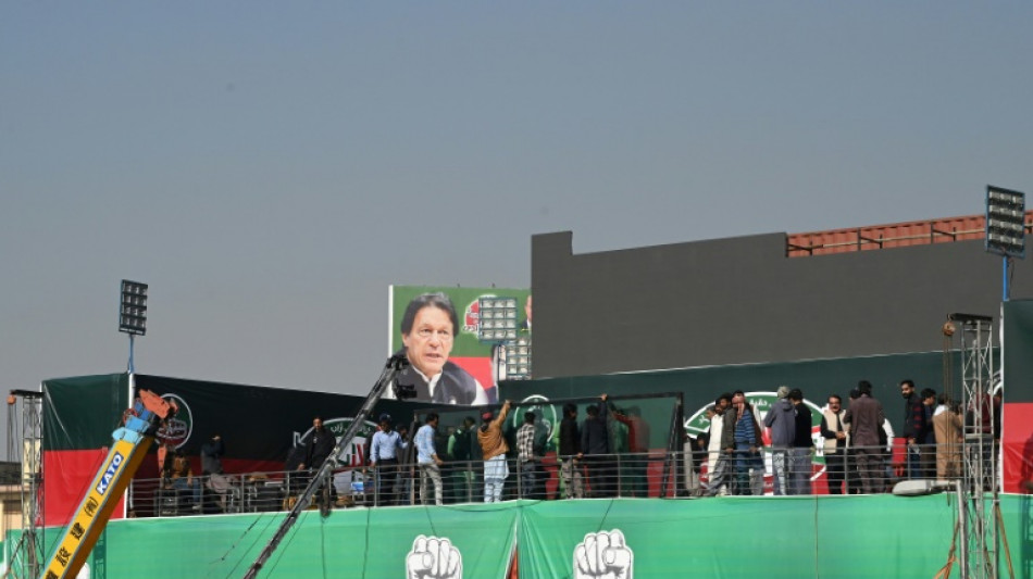Pakistan : l'ex-Premier ministre Imran Khan, r&eacute;cemment bless&eacute; par balle, veut continuer le combat 