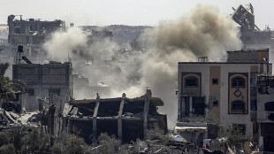 Al Jazeera, pesanti bombardamenti a Gaza City e in Striscia