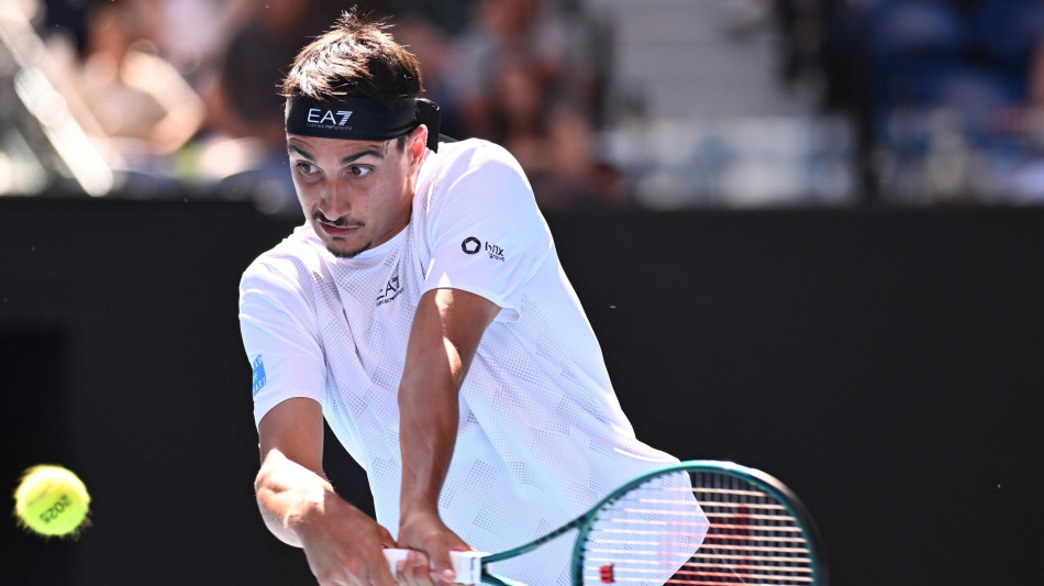 Australian Open: punto stellare Sonego, la vol&eacute;e torna indietro