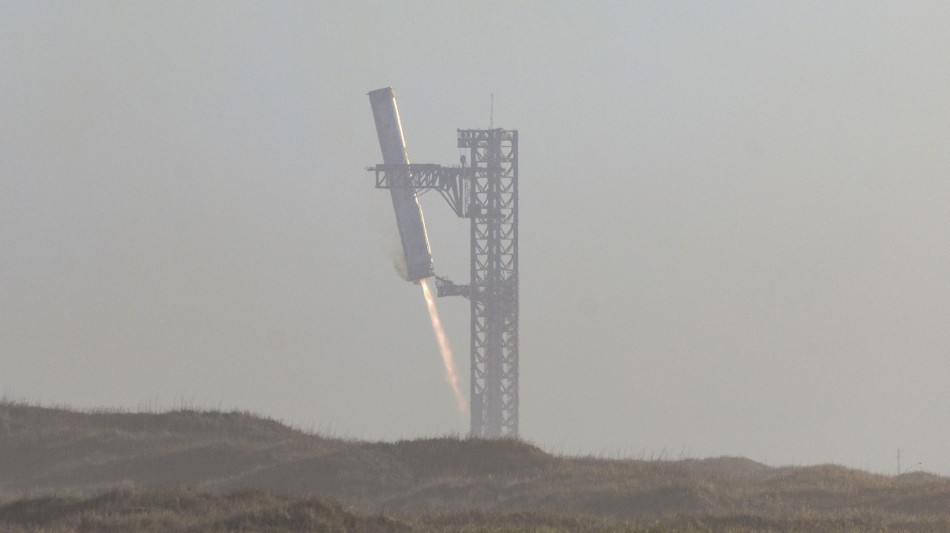 SpaceX, lanciato il razzo Starship per il nono test