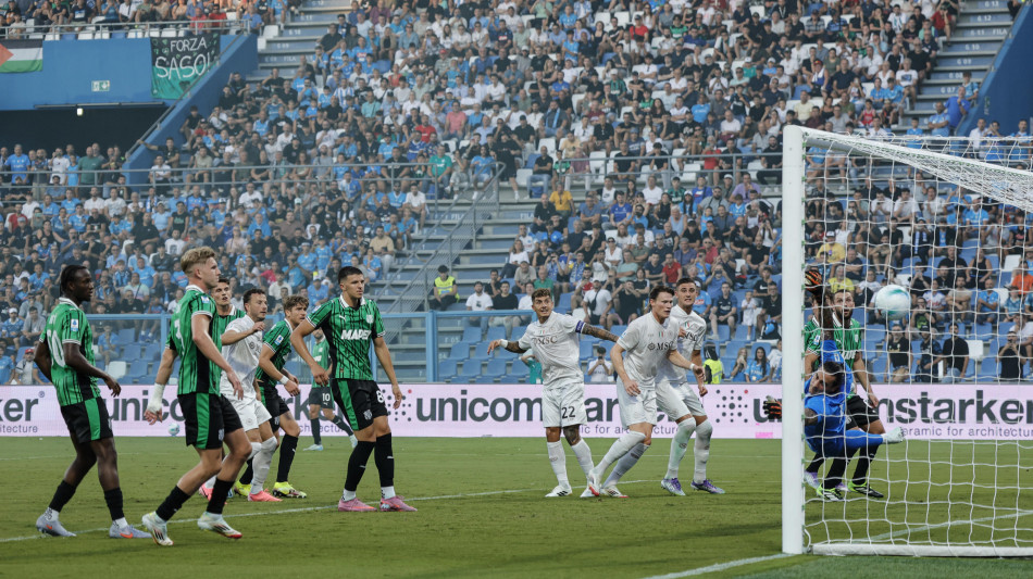 Buona la prima del Napoli, Sassuolo piegato in casa