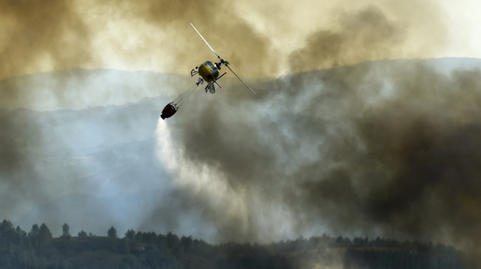 Mejora situaci&oacute;n de incendios en Galicia, pero avanza fuego en el centro de Espa&ntilde;a