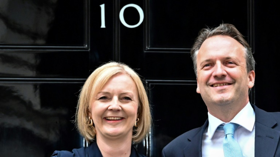 Un mari discret et deux ados: Liz Truss s'installe en famille &agrave; Downing Street