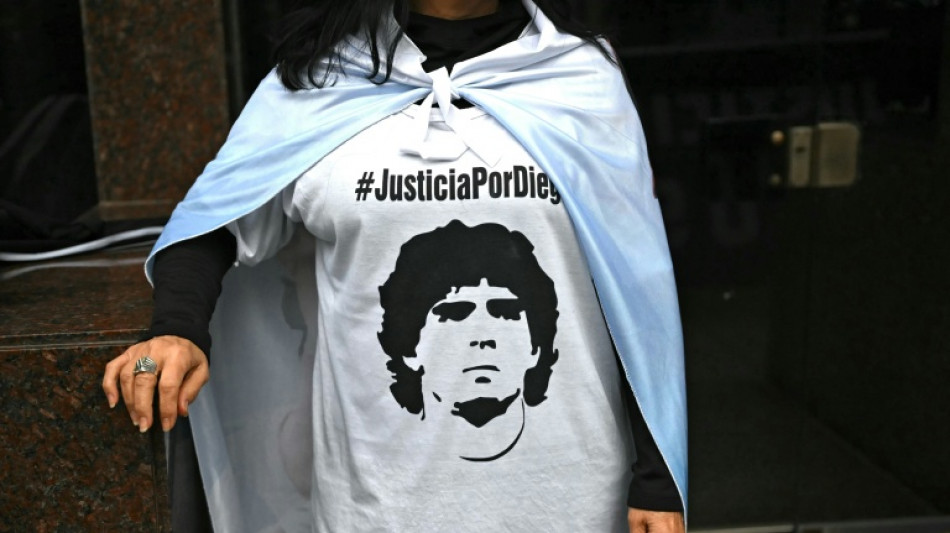 Fatalit&eacute; ou n&eacute;gligences ? Au proc&egrave;s Maradona, l'heure des r&eacute;quisitions et plaidoiries