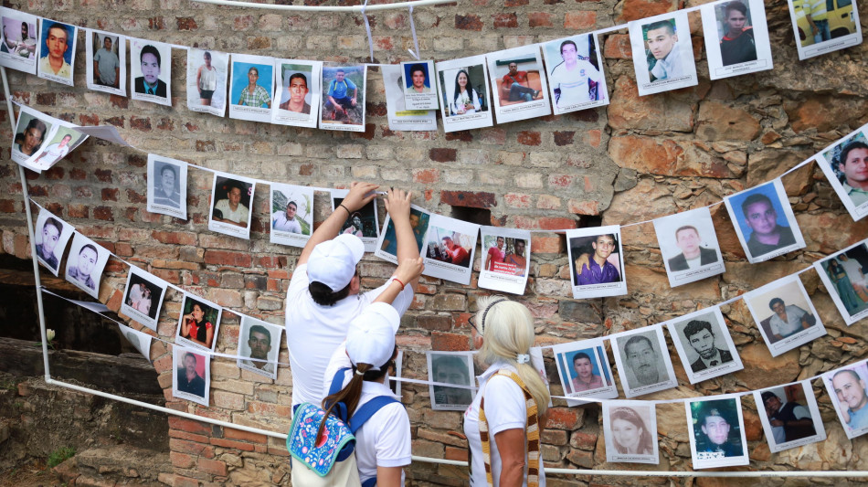 Colombia: soldi a paramilitari, condannati ex dirigenti Chiquita