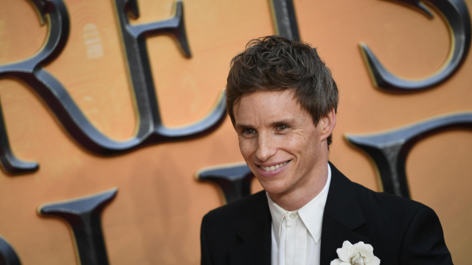 Palio Siena, Redmayne tra il pubblico per le prove dei cavalli