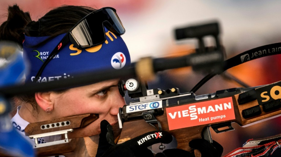 Biathlon: Simon &agrave; l'aise sur la patinoire du Grand-Bornand