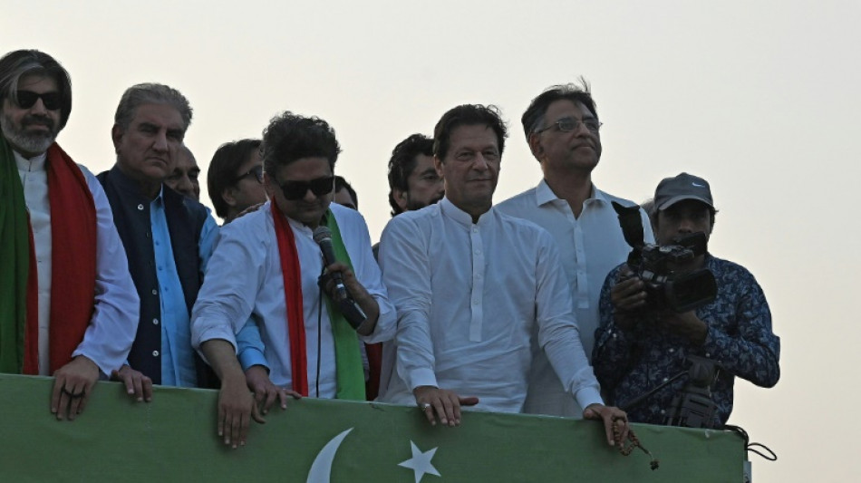 Pakistan: Imran Khan met fin &agrave; sa "longue marche" mais continue &agrave; exiger des &eacute;lections