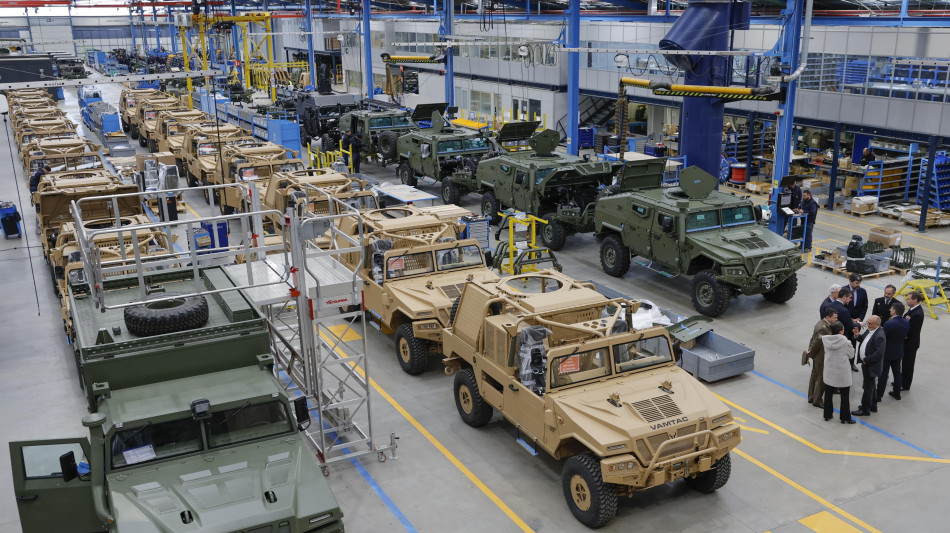 Dodici Paesi Ue chiedono una deroga al Patto per spese in difesa