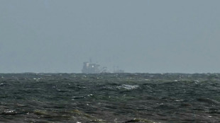 Inc&ecirc;ndio continua ap&oacute;s colis&atilde;o de petroleiro com cargueiro no Mar do Norte