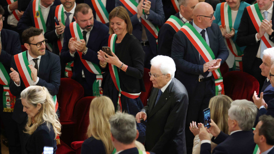 Mattarella, complicit&agrave; all' eversione da uomini della Repubblica