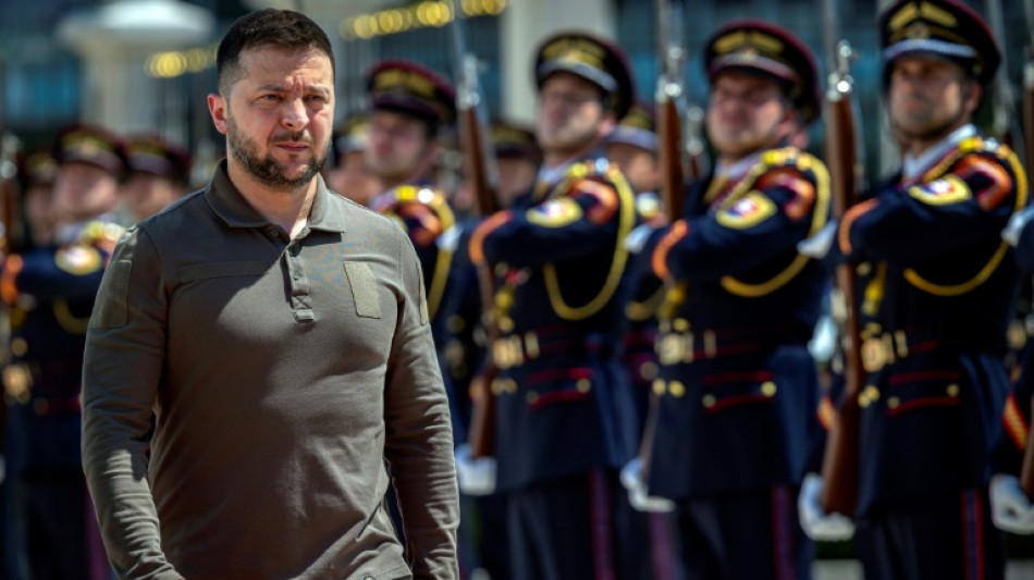 Zelensky meets Erdogan after securing US cluster bombs