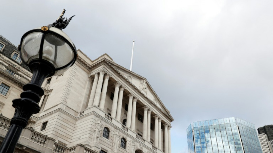 Stocks struggle to recover from selloff, Fed rate fears linger