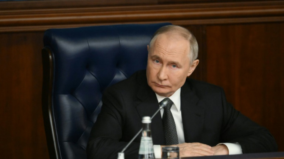 Putin est&aacute; 'pronto' para falar com Trump e espera 'sinais' dos EUA