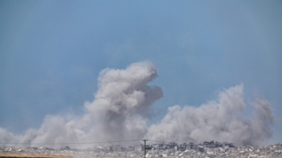 Media, '8 i bambini uccisi oggi nei raid israeliani a Gaza'