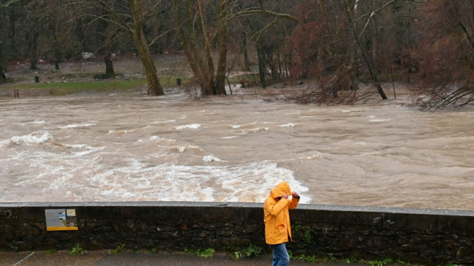 Crues: le d&eacute;partement de l'H&eacute;rault en vigilance rouge, Adge sous surveillance