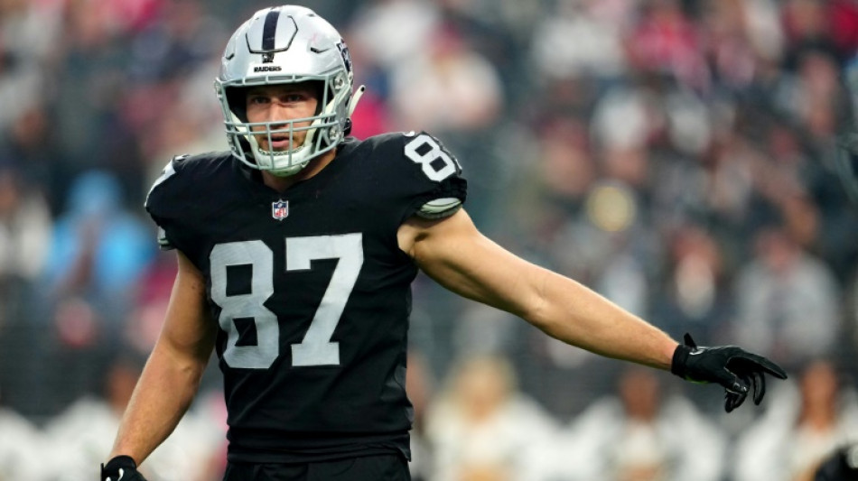 Ex-Raider Moreau departs NFL to fight Hodgkin lymphoma