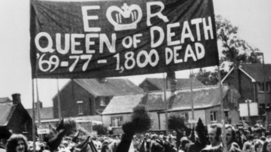 El peso simb&oacute;lico de los viajes de Isabel II