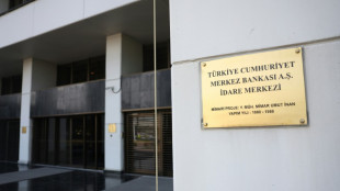 Turquia muda sua pol&iacute;tica monet&aacute;ria e aumenta principal taxa de juros para 15%