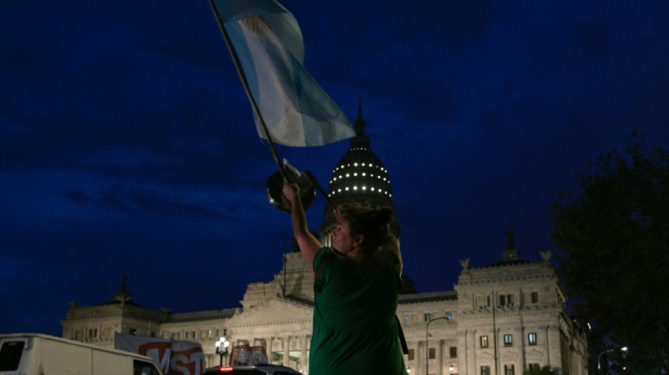 Reformas de Milei sofrem rev&eacute;s na C&acirc;mara e voltar&atilde;o a ser discutidas em comiss&atilde;o