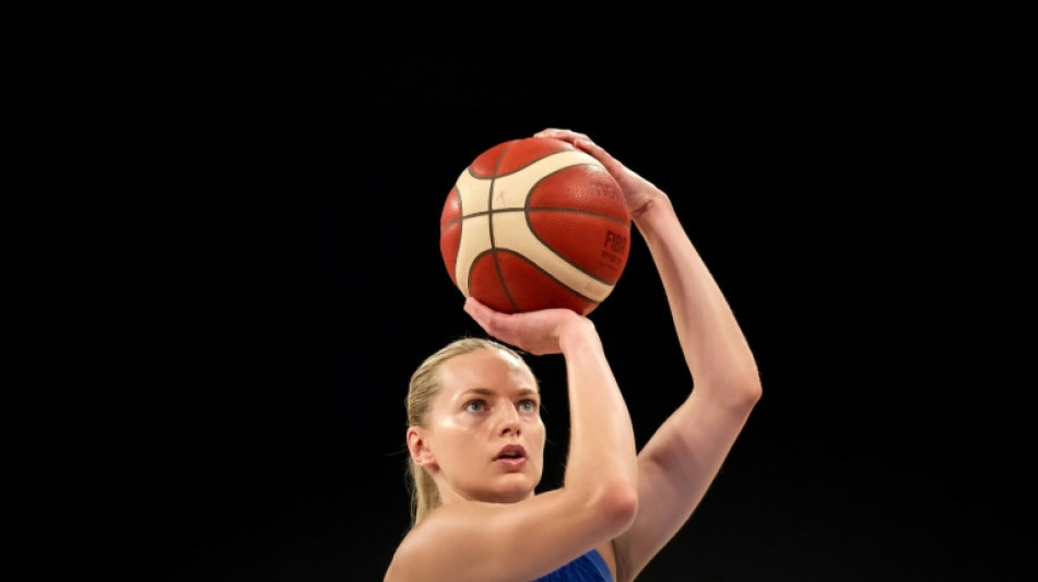 Basket: derniers r&eacute;glages pour les Bleues avant les JO, avec Johann&egrave;s en joker de luxe