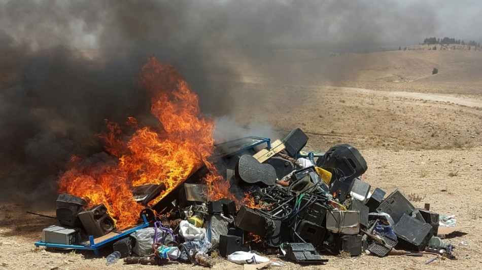 Talib&atilde; queima instrumentos musicais por consider&aacute;-los 'imorais'