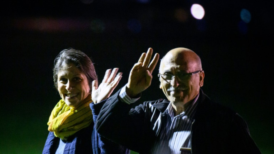 Im Iran freigelassene britisch-iranische Staatsb&uuml;rger in Gro&szlig;britannien angekommen