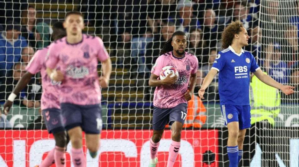 Everton rescue draw at Leicester, but Foxes climb out of bottom three