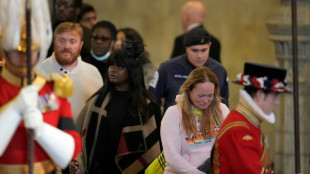 Avant les fun&eacute;railles du si&egrave;cle, les dirigeants &eacute;trangers s'inclinent devant Elizabeth II 