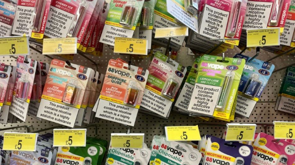 Le Royaume-Uni va interdire les cigarettes &eacute;lectroniques jetables